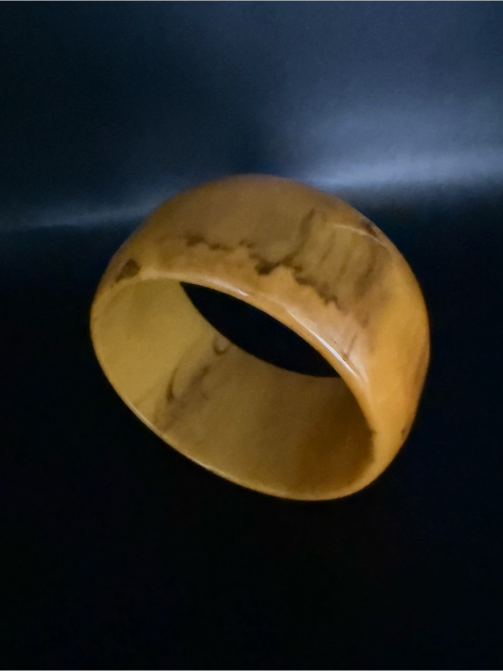 Collectors: Vintage,Marbled,Bakelite Bangle.Butterscotch Color.
(camera glare) - Picture 2 of 3